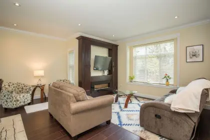 6731 Walker Avenue, Burnaby, BC, Burnaby — Half Duplex for sale