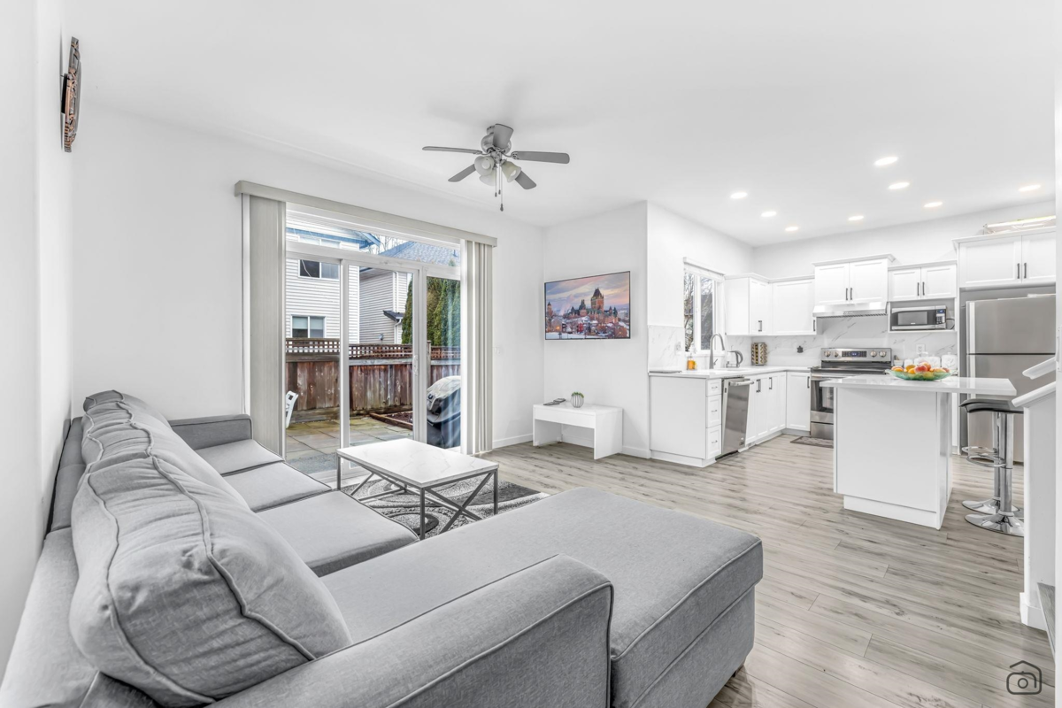 Breakfast Nook Photo of 14867 58a Avenue, Surrey, BC