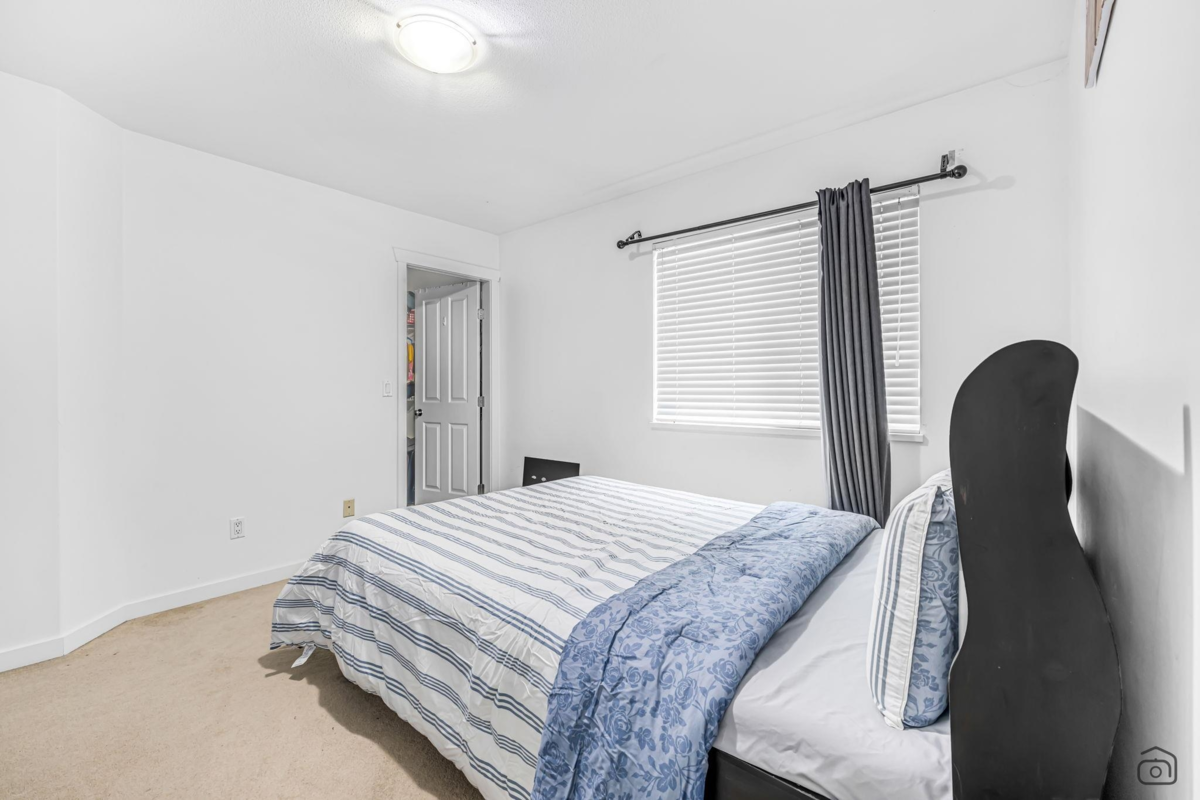 Entry Foyer Photo of 14867 58a Avenue, Surrey, BC
