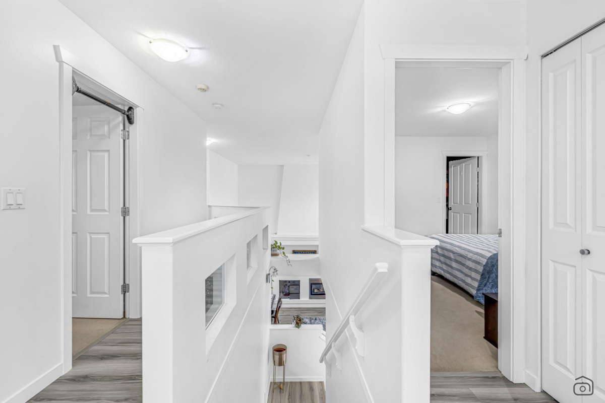 Guest Bathroom Photo of 14867 58a Avenue, Surrey, BC