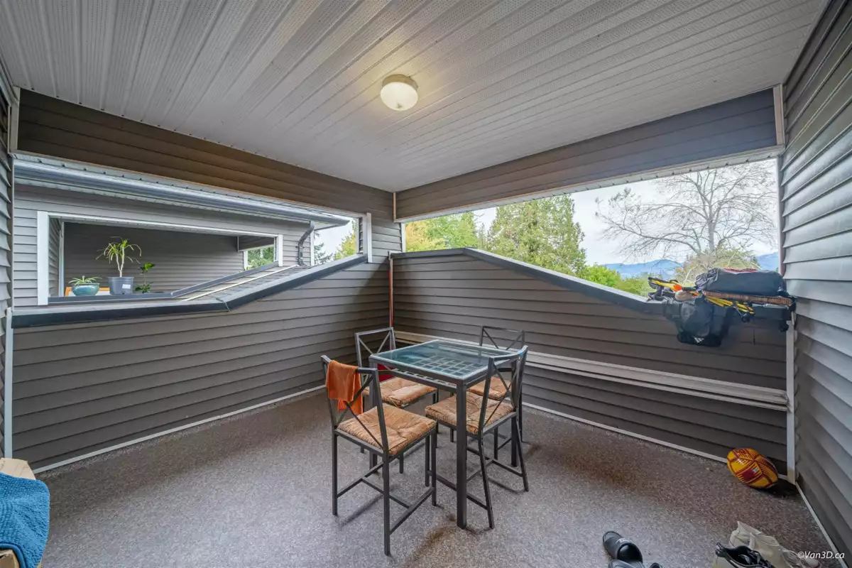 Entry Foyer Photo of 7753 Wedgewood Street, Burnaby, BC