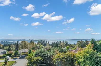 1569 Tyrol Court, West Vancouver, BC, West vancouver — Single Family Residence for sale