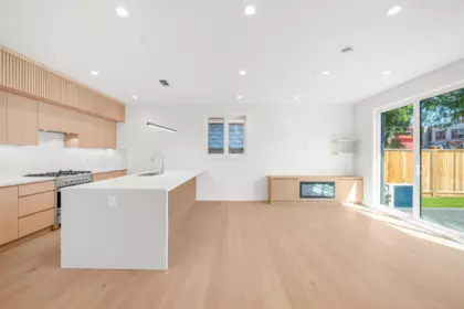 2 760 W 48th Avenue, Vancouver, BC, Vancouver — Half Duplex for sale
