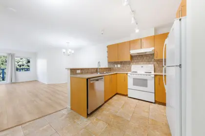 313 7330 Salisbury Avenue, Burnaby, BC, Burnaby — Apartment/Condo for sale