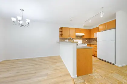 313 7330 Salisbury Avenue, Burnaby, BC, Burnaby — Apartment/Condo for sale