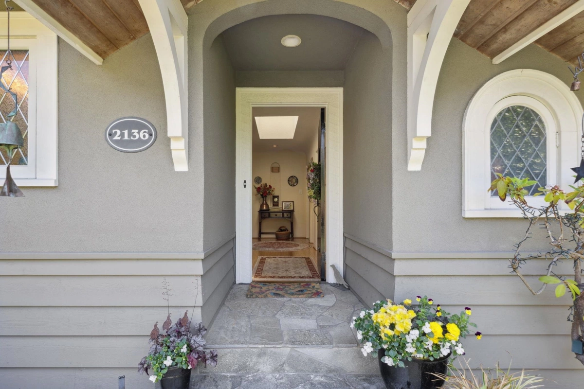 Dining Area Photo of 2136 Nelson Avenue, West Vancouver, BC
