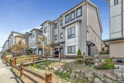 14034 60a Avenue, Surrey, BC, Surrey — Half Duplex for sale