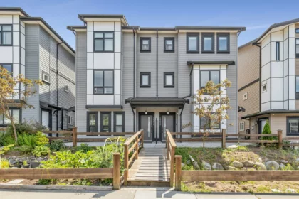14034 60a Avenue, Surrey, BC, Surrey — Half Duplex for sale