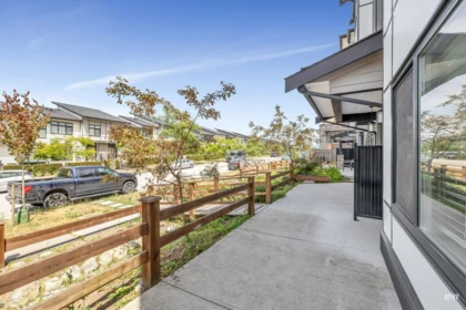 14034 60a Avenue, Surrey, BC, Surrey — Half Duplex for sale