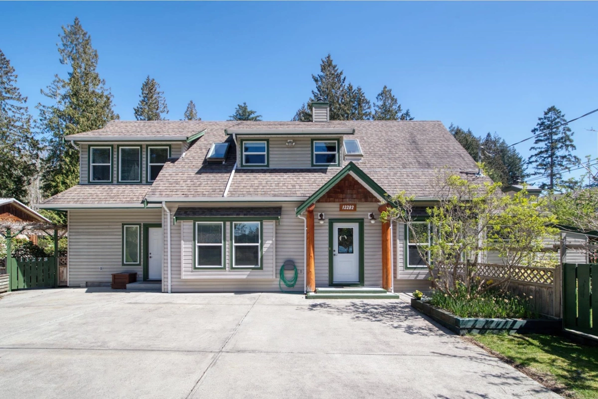 Dining Area Photo of 13282 Keelson Road, Garden Bay, BC