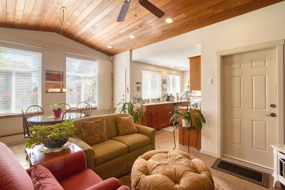 Garden / Landscaping Photo of 13282 Keelson Road, Garden Bay, BC