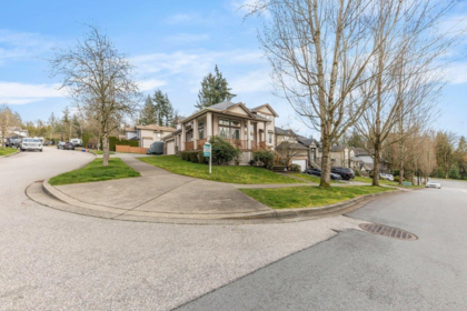 13238 237a Street, Maple Ridge, BC, Maple Ridge — Single Family Residence for sale