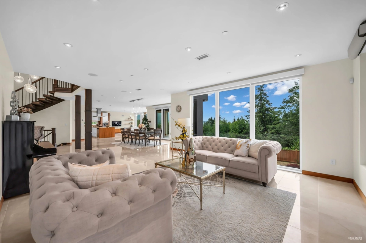 Dining Area Photo of 518 Ballantree Place, West Vancouver, BC