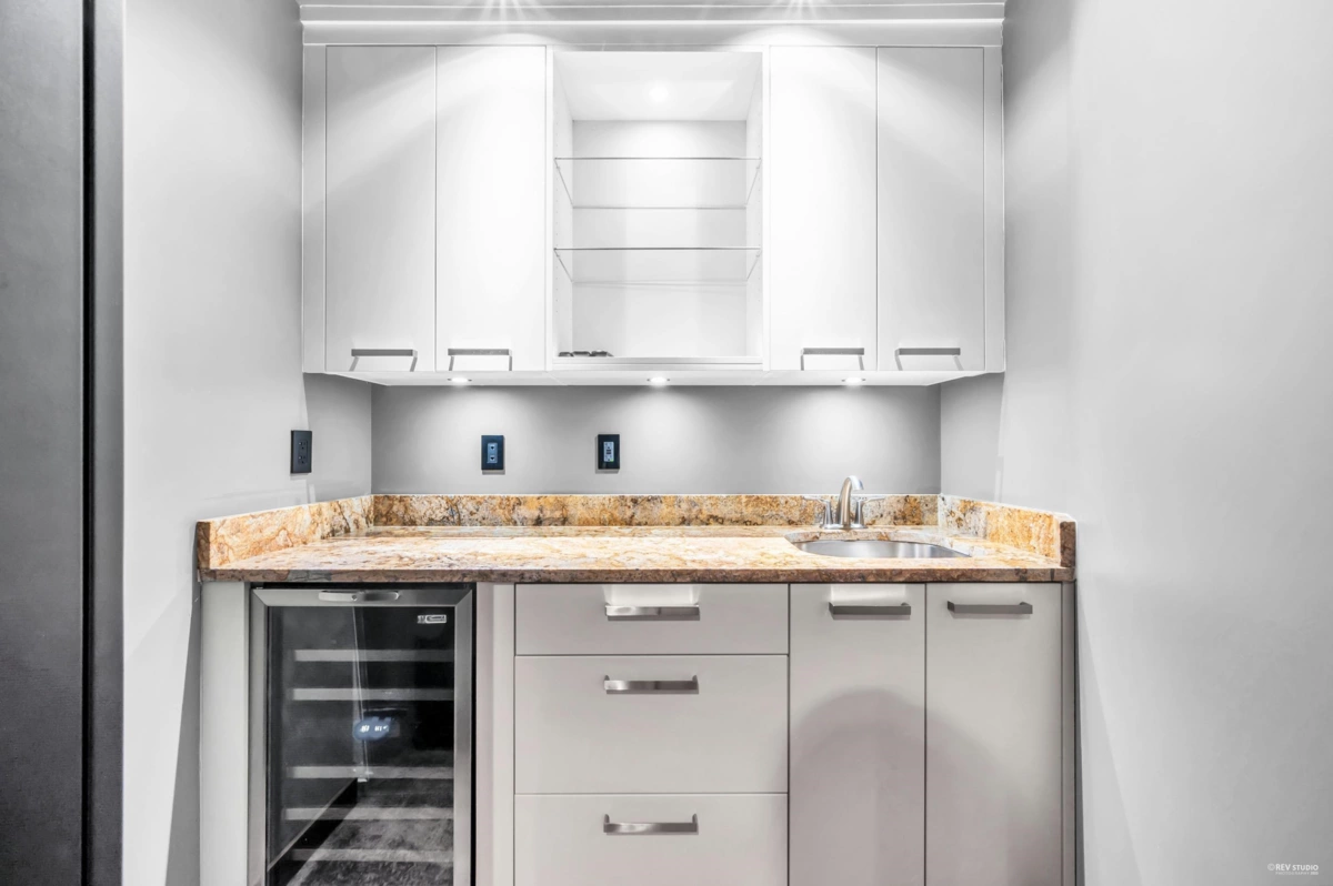 Garden / Landscaping Photo of 518 Ballantree Place, West Vancouver, BC