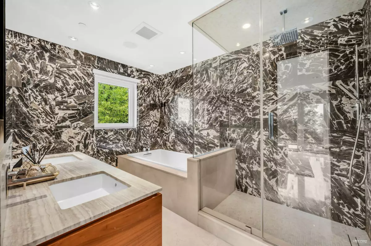 Mudroom Photo of 518 Ballantree Place, West Vancouver, BC