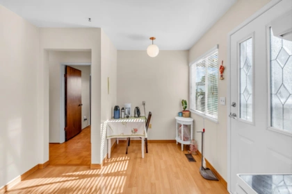 Breakfast Nook Photo of 9040 Glenallan Gate, Richmond, BC