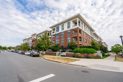 405 9500 Tomicki Avenue, Richmond, BC, Richmond — Apartment/Condo for sale