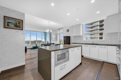 Kitchen Photo of 1603 3487 Binning Road, Vancouver, BC
