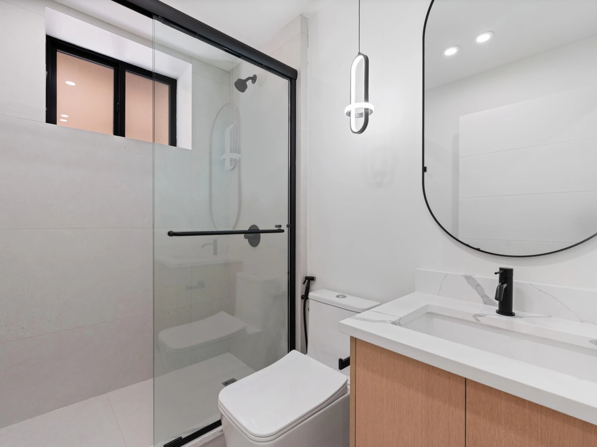 Swimming Pool Photo of 2111 E 46th Avenue, Vancouver, BC