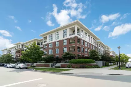 205 9500 Tomicki Avenue, Richmond, BC, Richmond — Apartment/Condo for sale