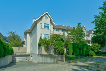 307 5375 Victory Street, Burnaby, BC, Burnaby — Apartment/Condo for sale