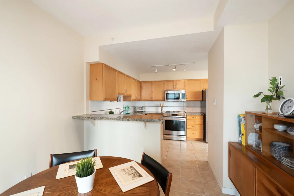 Primary Bathroom Photo of 2402 4398 Buchanan Street, Burnaby, BC