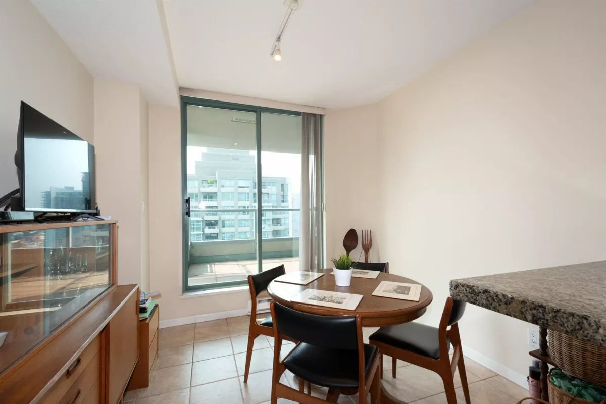 Walk-In Closet Photo of 2402 4398 Buchanan Street, Burnaby, BC