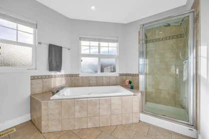 Entry Foyer Photo of 6602 193a Street, Surrey, BC