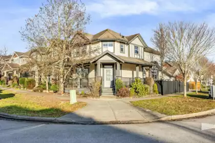 Garden / Landscaping Photo of 6602 193a Street, Surrey, BC