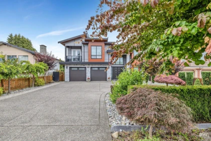 Living Room Photo of 9248 124 Street, Surrey, BC