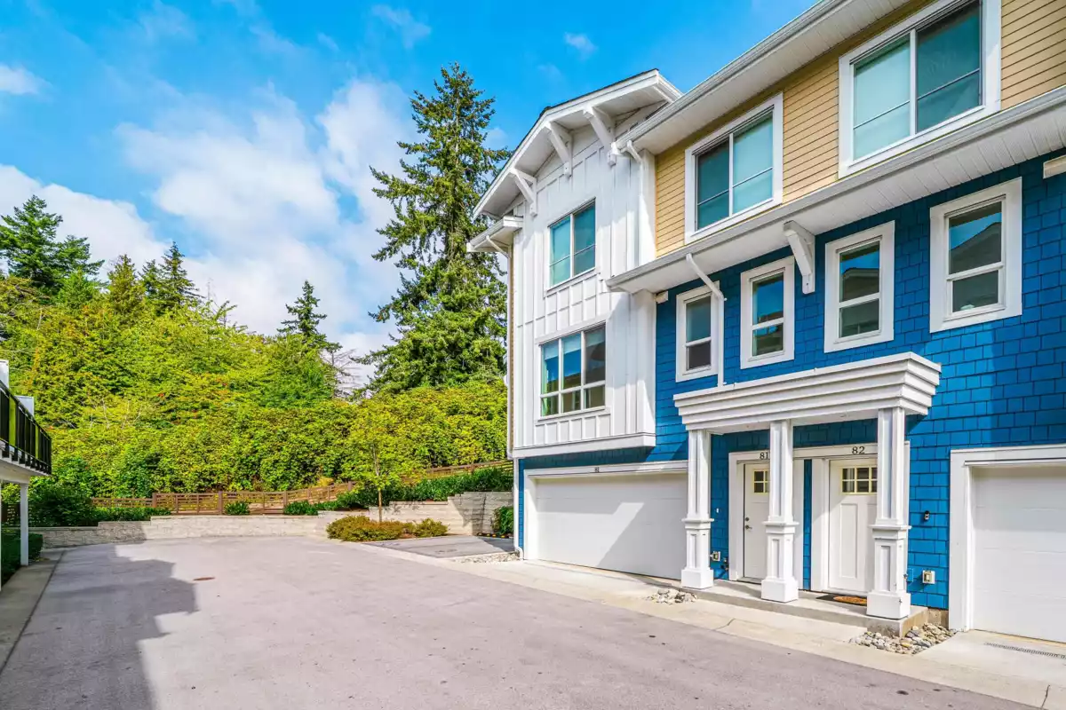 Living Room Photo of 81 16561 17a Avenue, Surrey, BC