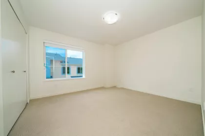 Entry Foyer Photo of 81 16561 17a Avenue, Surrey, BC