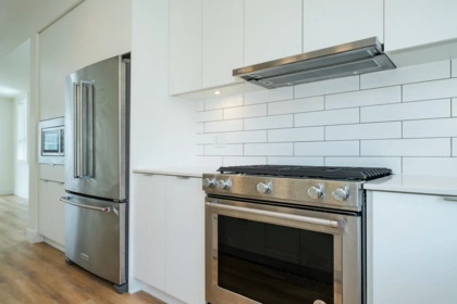 Kitchen Island Photo of 81 16561 17a Avenue, Surrey, BC