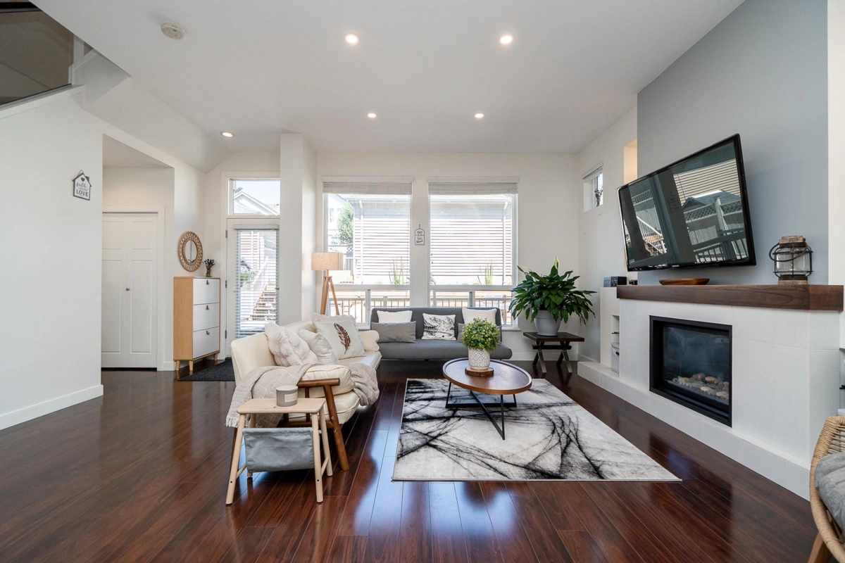 Breakfast Nook Photo of 3381 Watkins Avenue, Coquitlam, BC