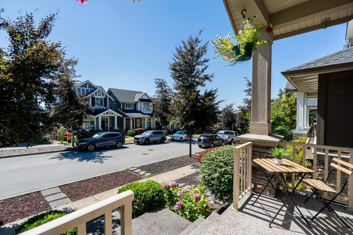 Garden / Landscaping Photo of 3381 Watkins Avenue, Coquitlam, BC