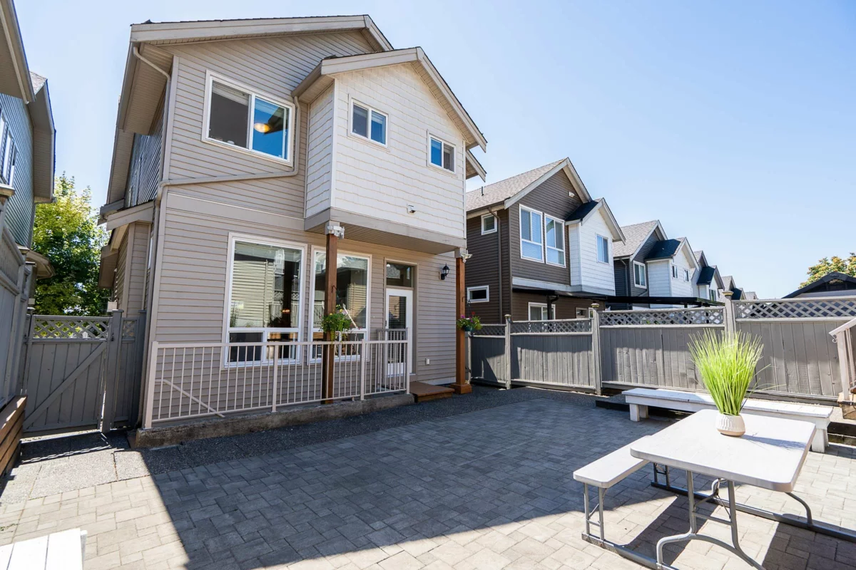 Hallway Photo of 3381 Watkins Avenue, Coquitlam, BC