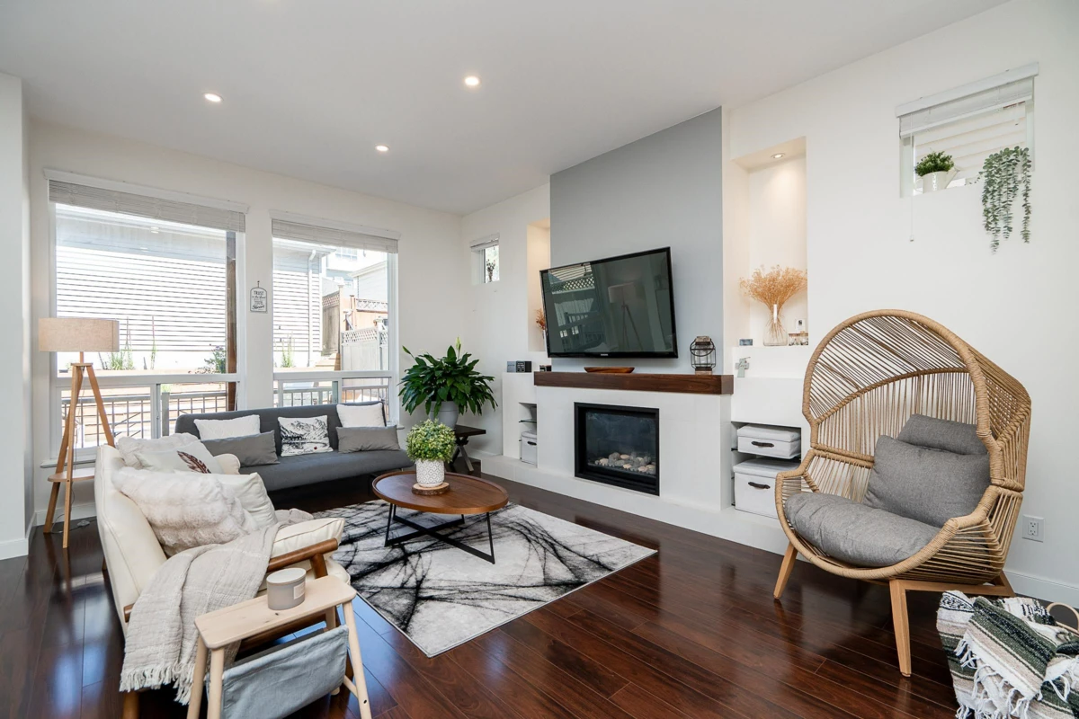 Kitchen Island Photo of 3381 Watkins Avenue, Coquitlam, BC