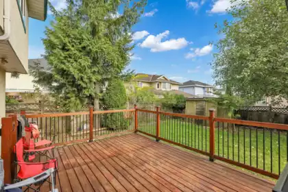 Garden / Landscaping Photo of 1210 Salter Street, New Westminster, BC