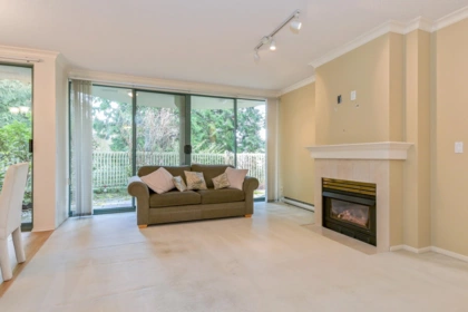 104 1745 Martin Drive, Surrey, BC, Surrey — Apartment/Condo for sale