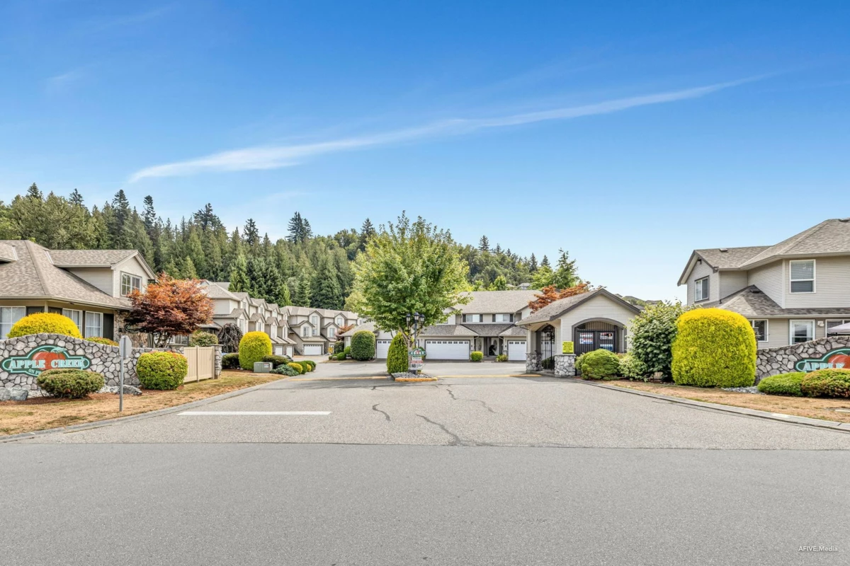 Guest Bathroom Photo of 101 46360 Valleyview Road, Chilliwack, BC