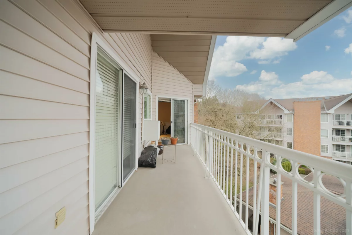 Primary Bathroom Photo of 405 2963 Burlington Drive, Coquitlam, BC