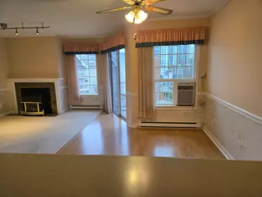 405 2963 Burlington Drive, Coquitlam, BC, Coquitlam — Apartment/Condo for sale