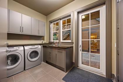 Laundry Room Photo of 2737 Crescent Drive, Surrey, BC