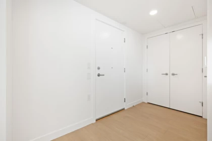 404 7683 Park Crescent, Burnaby, BC, Burnaby — Apartment/Condo for sale