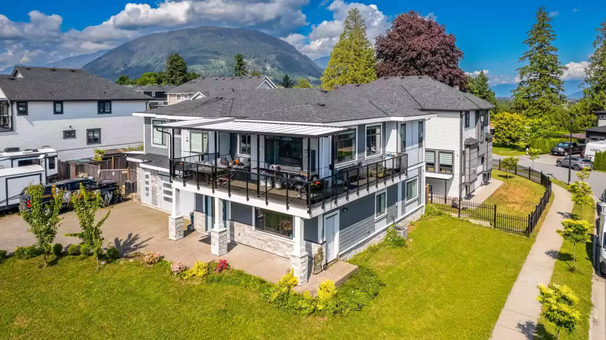 Hot Tub / Spa Photo of 35257 Ewert Avenue, Mission, BC