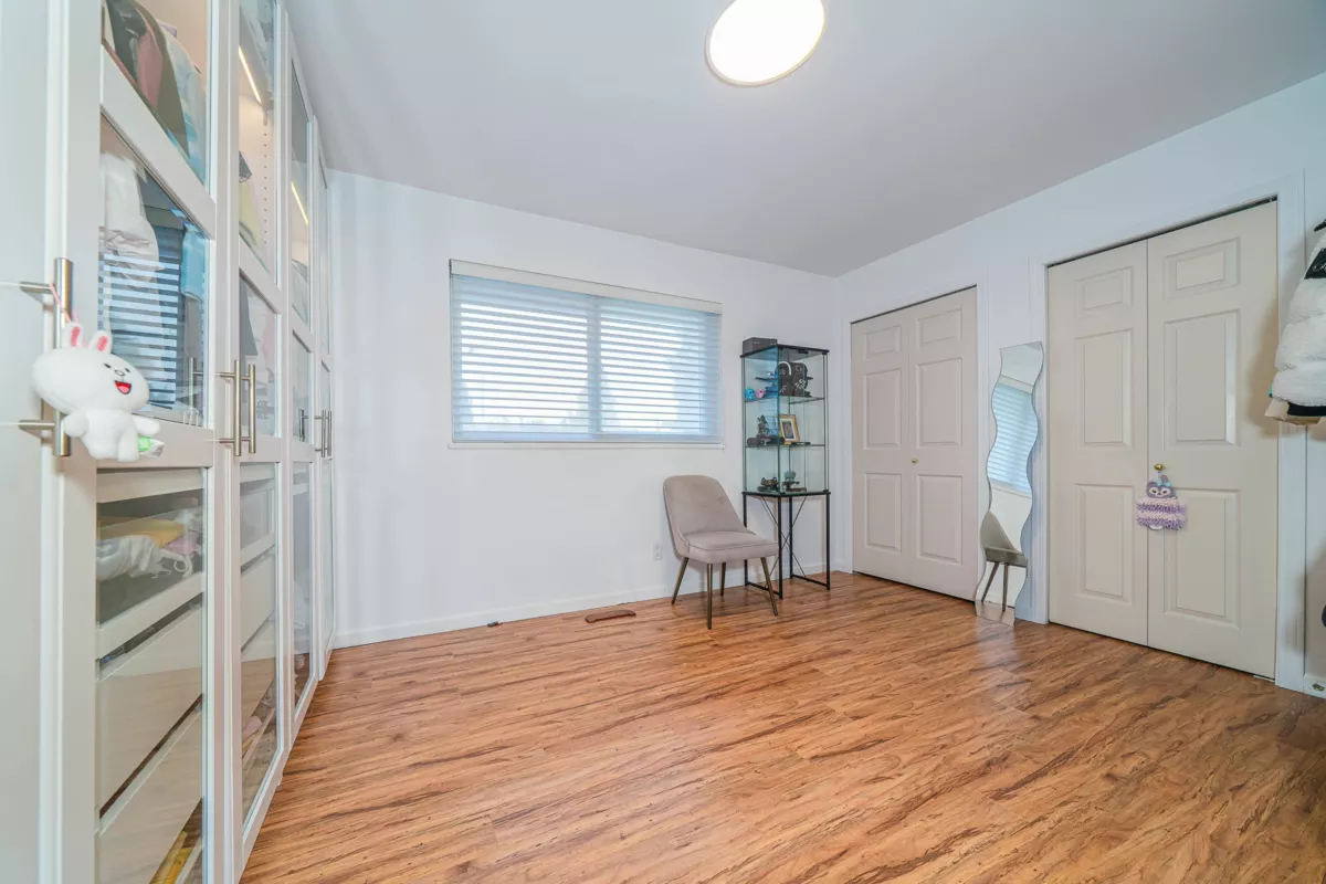 Front Yard Photo of 5180 Chetwynd Avenue, Richmond, BC