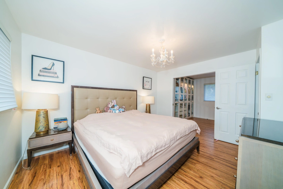 Garage Interior Photo of 5180 Chetwynd Avenue, Richmond, BC