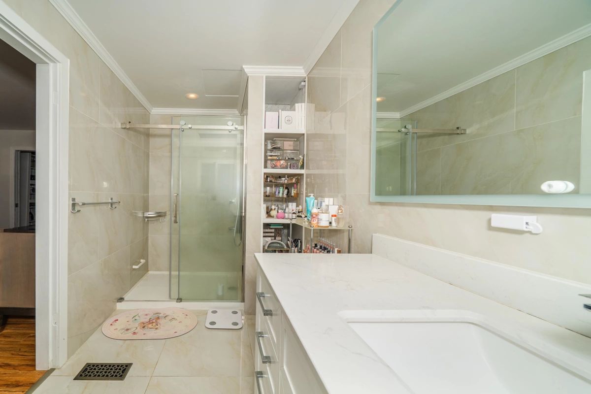 Swimming Pool Photo of 5180 Chetwynd Avenue, Richmond, BC