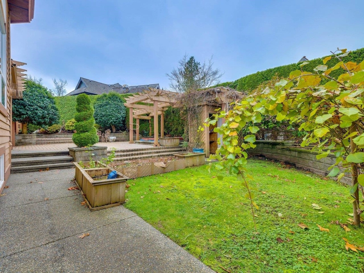 Fitness Center Photo Near 3505 Morgan Creek Way, Surrey, BC