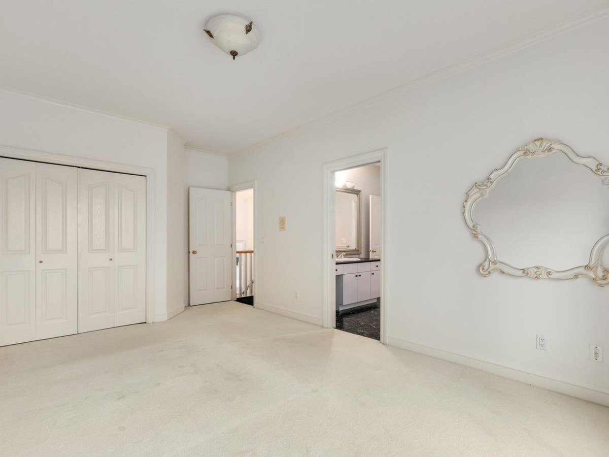 Hallway Photo of 3505 Morgan Creek Way, Surrey, BC